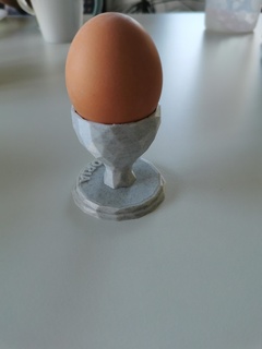 Basso poli uovo tazza cenare mangiare uova ei moderno 3d print model - Mito3D
