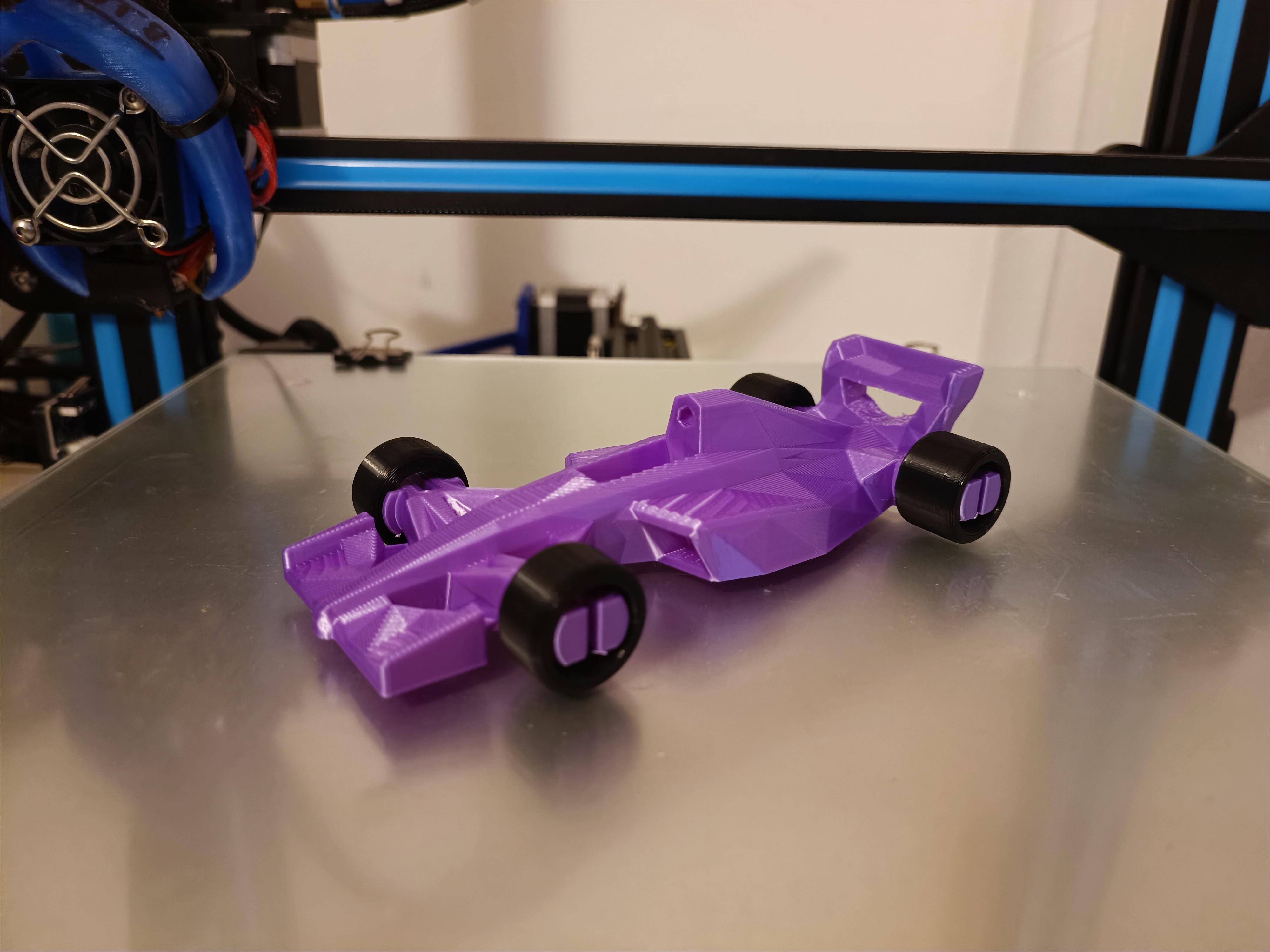 faible poly f1 art Ferrari formule 1 formula1 Assemblée race 3D print model - Mito3D
