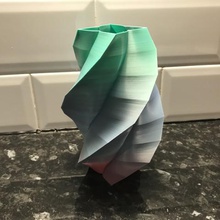 faible poly vase la maison pot art d'impression facile 3d print model - Mito3D