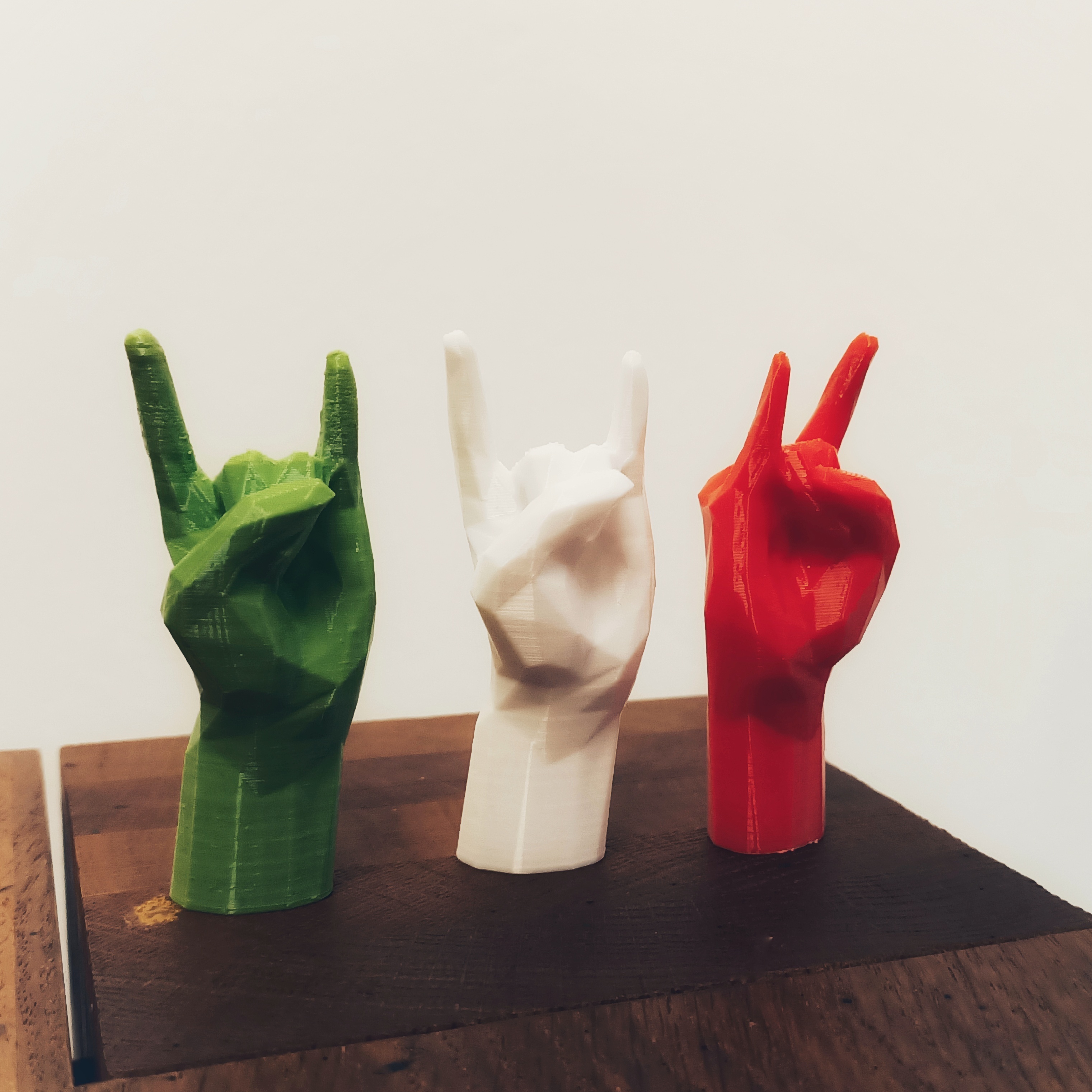 lowpoly mano italiano stile corna Basso poli sfortuna male fortuna fortunato corno arredamento dita mani decorazione regalo giocattolo cornuto 3D print model - Mito3D