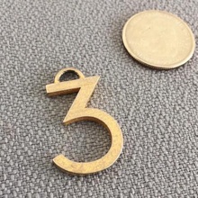 lucky number 3 keychain jewelry 3d print model - Mito3D