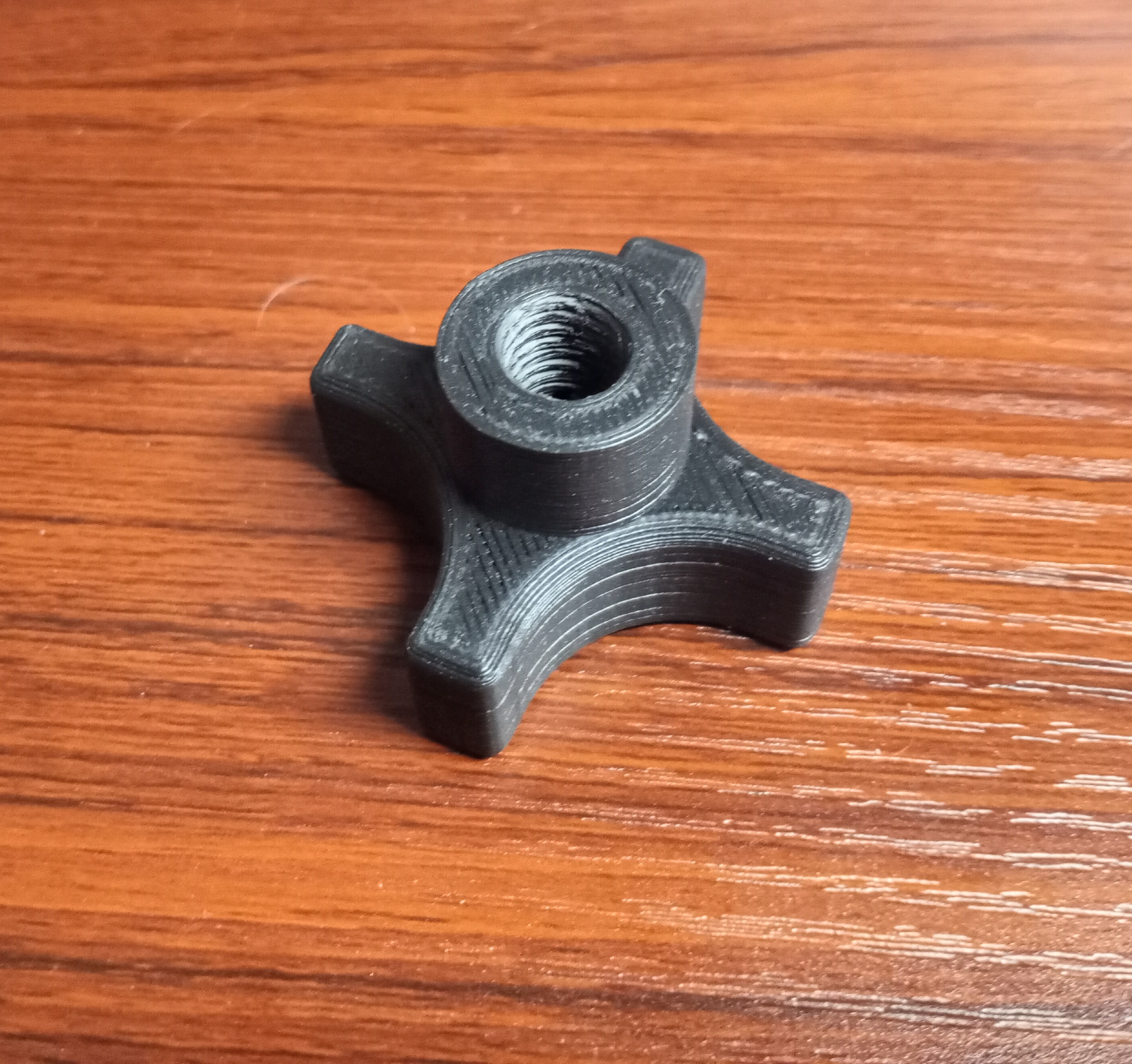 m10 Knopf Nuss Gadget 10mm Gewinde Stange 3D print model - Mito3D