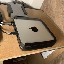 m1 Mac Mini Halter Unterstützung Mauer montieren 2018 2020 Schreibtisch Organisation 3d print model - Mito3D