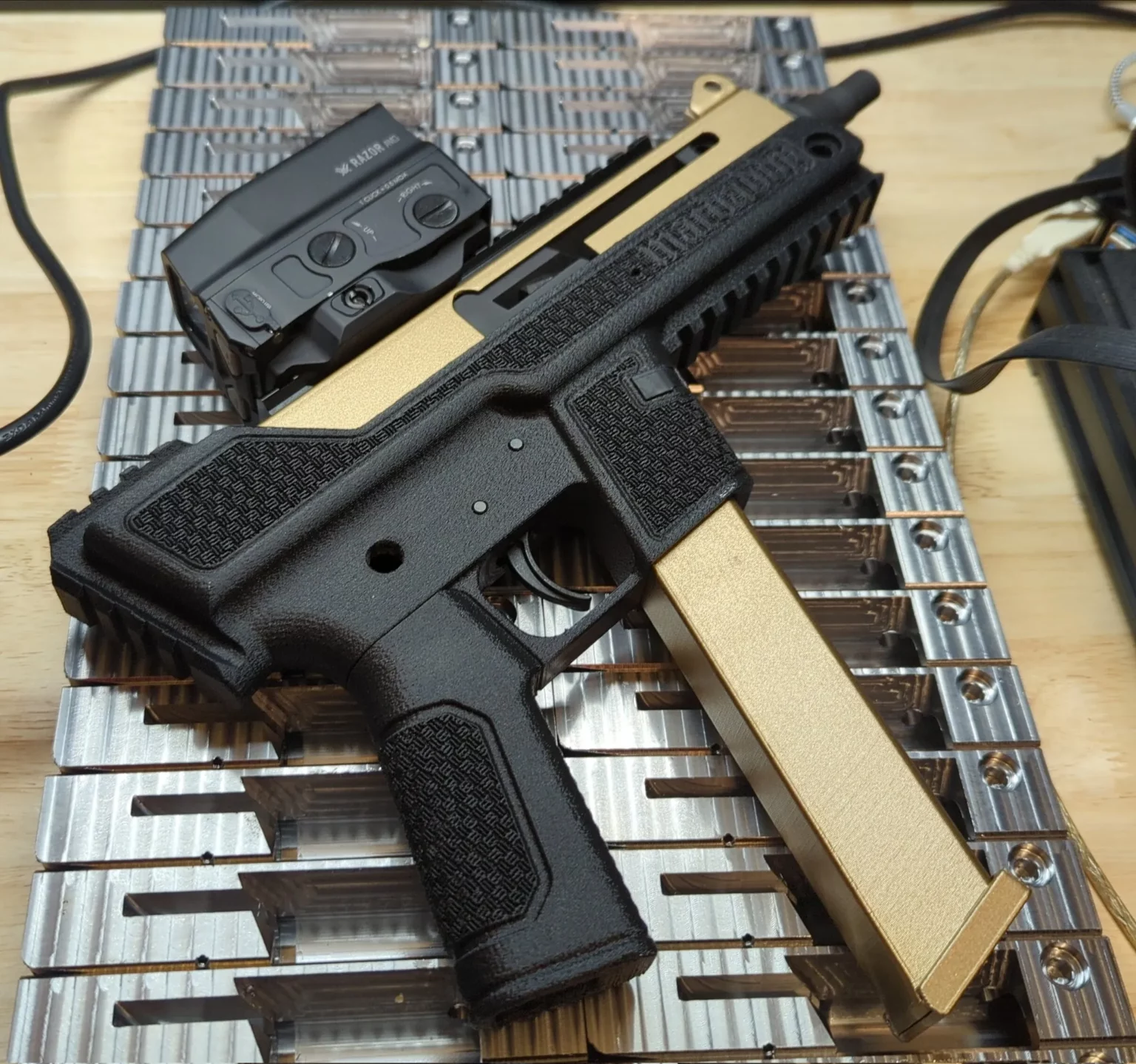 Mac 11 telaio pistole 3d parti 9mm mac11 mag polimero pla attrezzo ar fn glock 3D print model - Mito3D