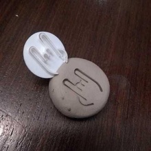 mano roccia etichetta vari il cappotto segno distintivo giocattolo artigianato ceramiche 3d print model - Mito3D