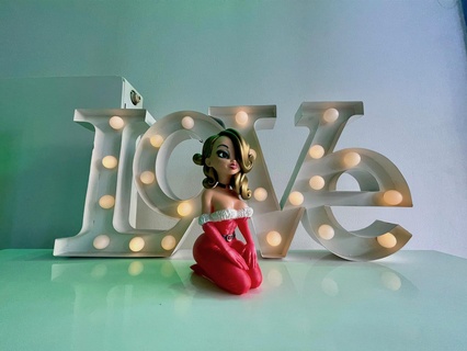 Mariah Noel Carey neşe moda toplu iğne diva iğnelemek Kadın heykel heykelcik eğlence Sanat ev dekor karakter karikatür dekorasyon festival 3d print model - Mito3D