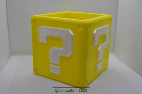 Mario bros Block Stift Halter Unterstützung 3d print model - Mito3D