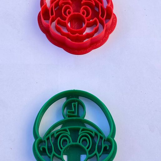 mario luigi hermanos Galleta cortador 3D print model - Mito3D