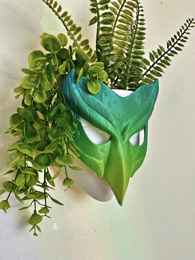 mascherato ragazza on parete fioriera halloween maschera pianta fiore pentola montato arredamento decorazione casa arte 3d print model - Mito3D