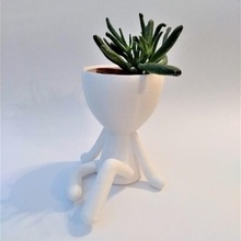 matera figura fumare seduta vaso fiori umano forma zen 3d print model - Mito3D