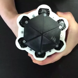 mechanical spinning box Game 3d print model - Mito3D