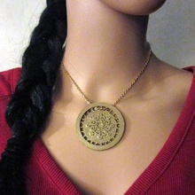 medallion1 jewelry necklace pendant ornament fashion 3d print model - Mito3D