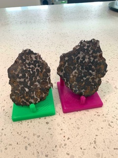 meteorite holder rock display 3d print model - Mito3D