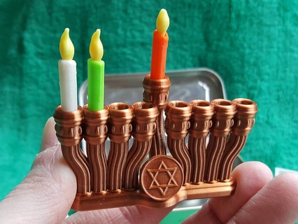 Mikro Tasche Menora Spielzeug Kerzen Altoiden bereit Container Kerze Chanukka jüdisch nsfw Dekor Dekoration Deko Zuhause Haus 3d print model - Mito3D