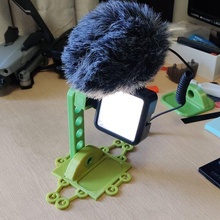 microfone conduziu luz suporte vlogging 3d print model - Mito3D