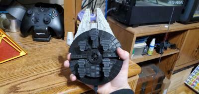 milênio falcão carregador base Guerra Estrelas eletrônicos 3D print model - Mito3D