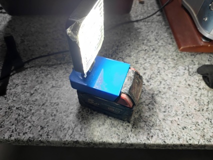 milwaukee m18 battery mount floodlight flood light work 3d print model - Mito3D