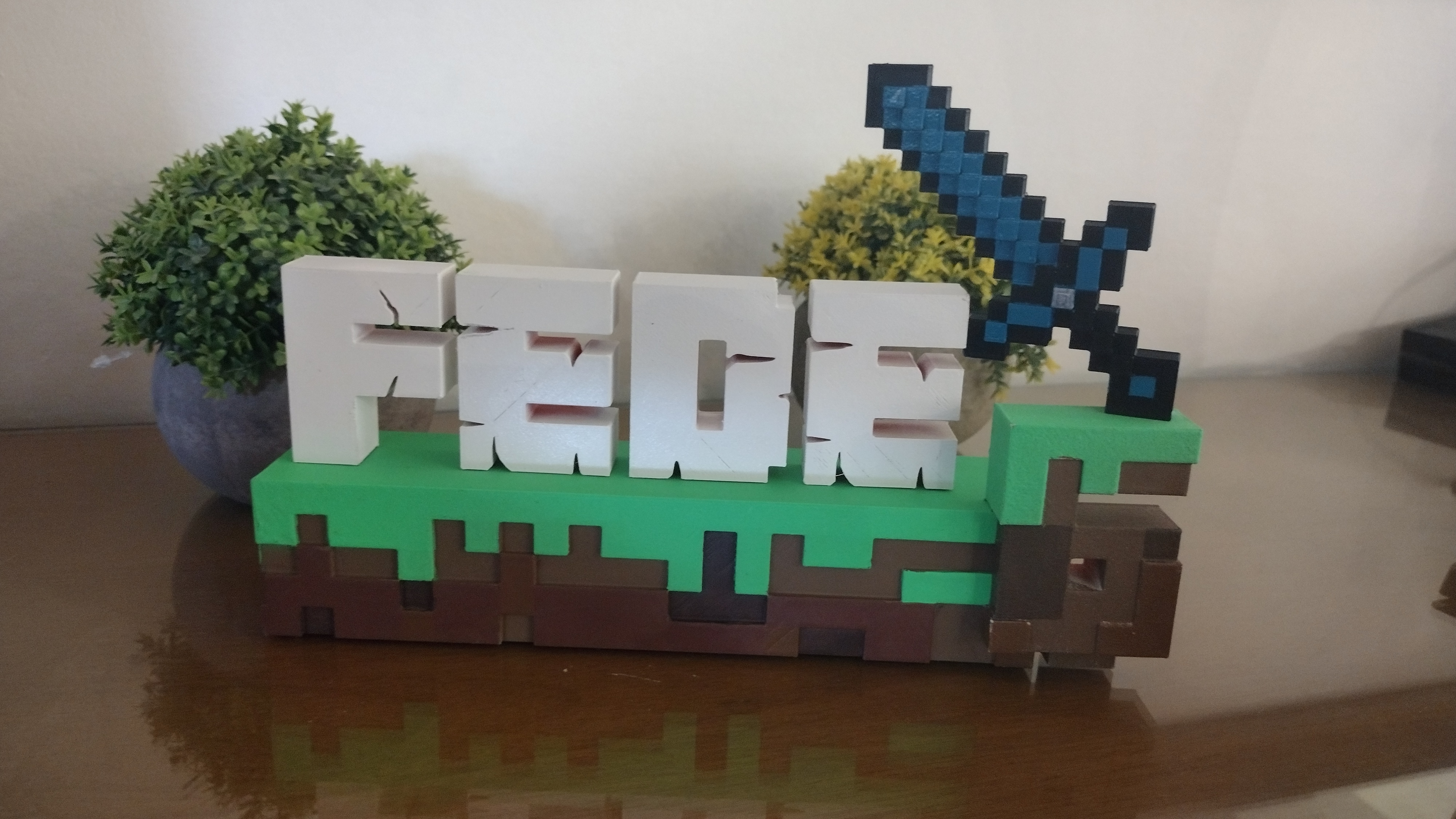 minecraft logo cumpleaños pastel sombrero copa espada personalizado 3D print model - Mito3D