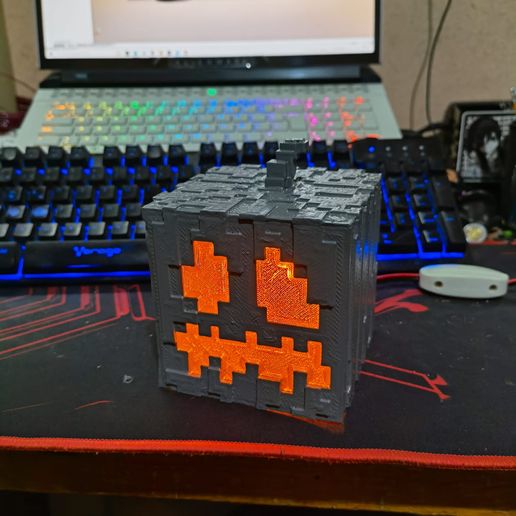 Minecraft citrouille lampe gadget 3D print model - Mito3D