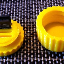 mini micro sd kart kutusu yuvarlak gadget sahibi iş parçacığı dişli kamera 3d print model - Mito3D