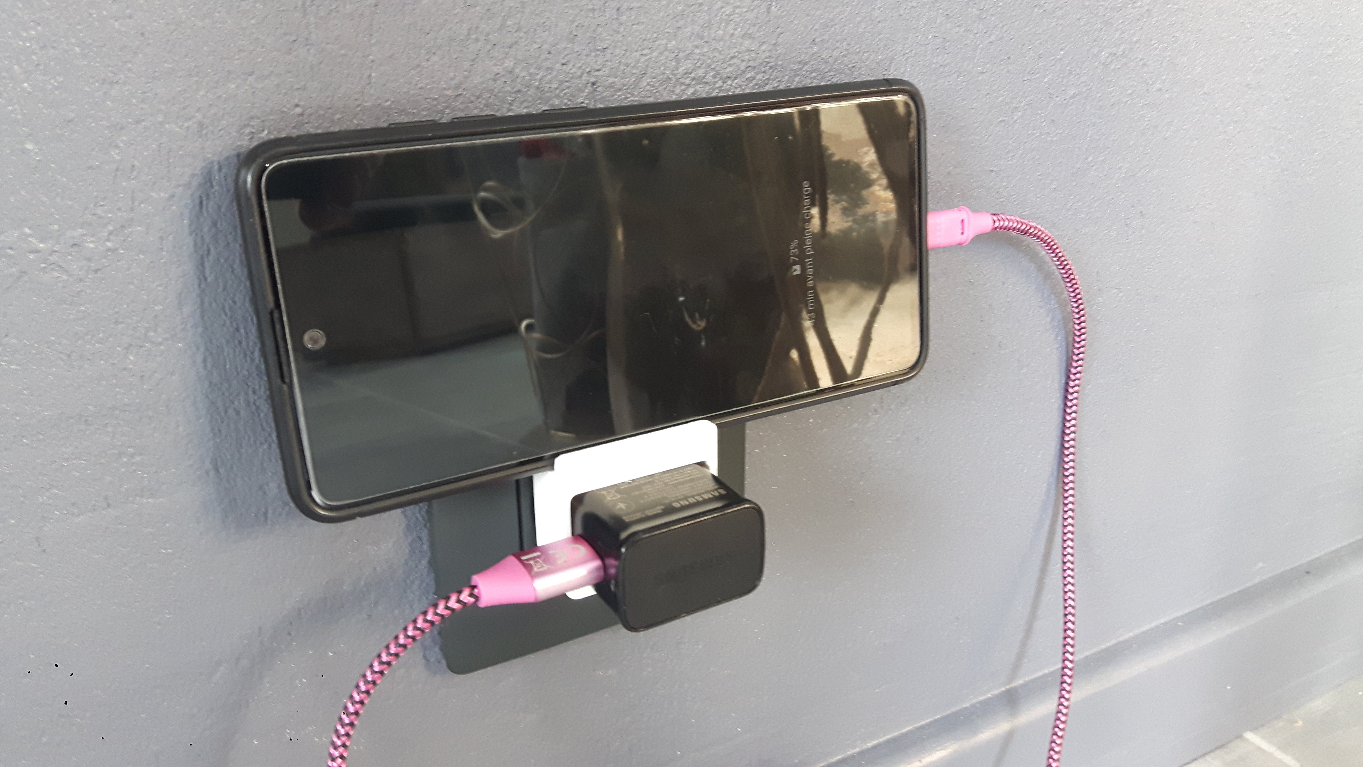 mini Telefono ricarica In piedi supporto Caricamento in corso caricabatterie 3D print model - Mito3D