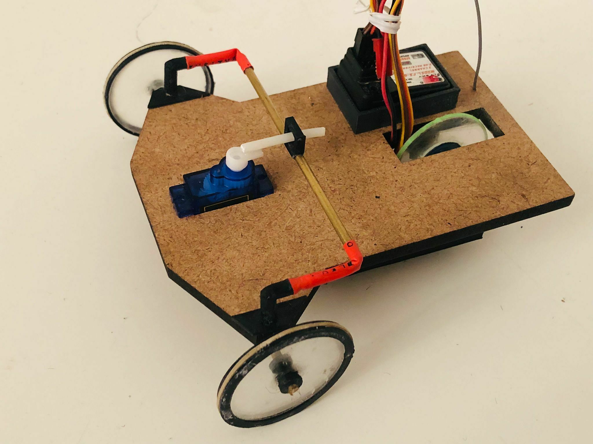 Mini rc Wagen DIY Spiel voiture Servo 3d drucken mdf 3D print model - Mito3D