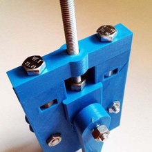mini roll bender calandra strumento rotolo di tubo piegatura macchine utensili 3d print model - Mito3D