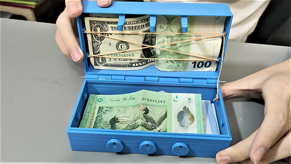 mini sicuro denaro contante scatola 3 combinazione serratura cerniera Stampa 3d print model - Mito3D