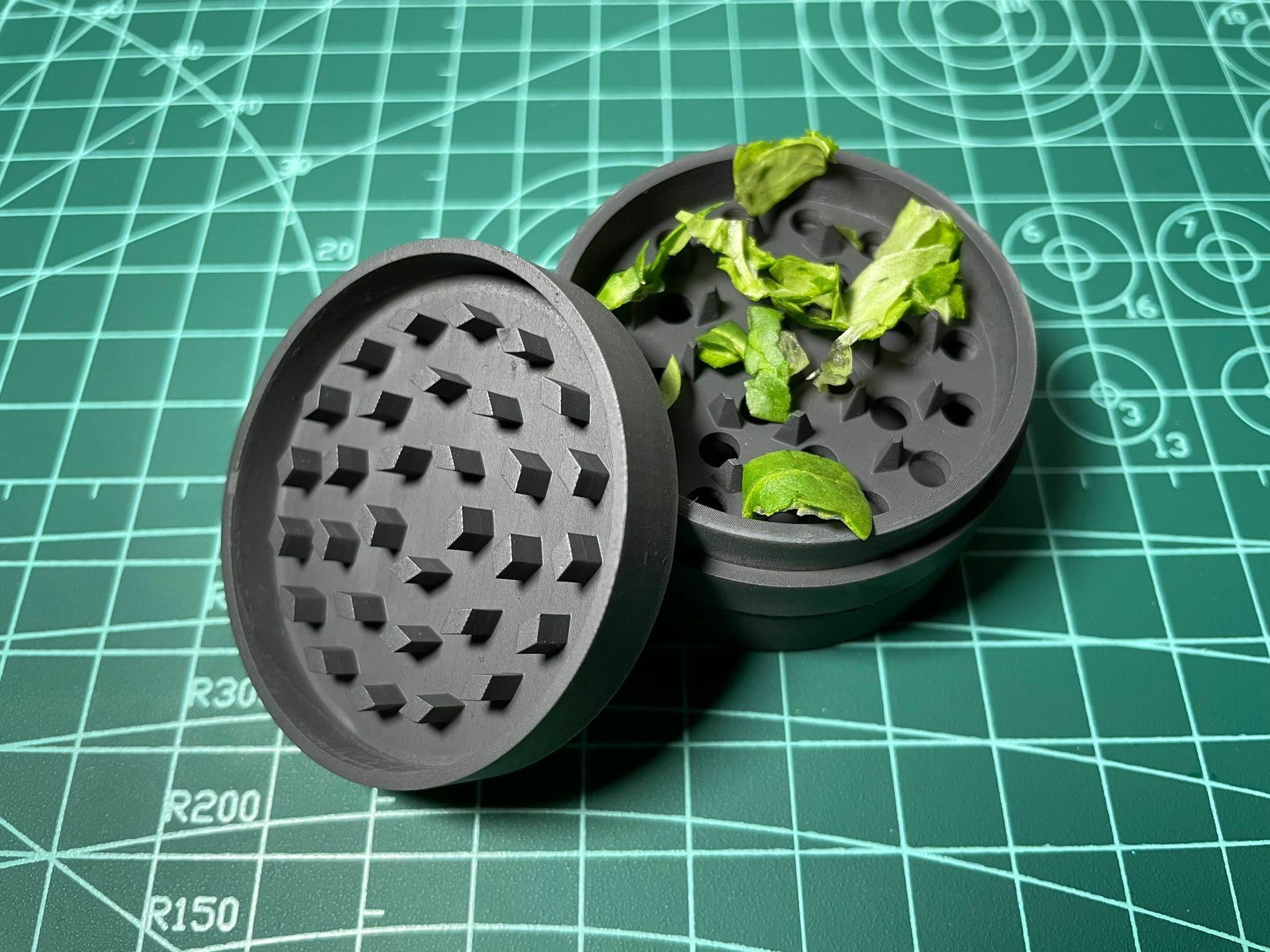 mínimo moedor minimalista helicóptero erva daninha triturador Destruidor Relva thc cannabis 3D print model - Mito3D