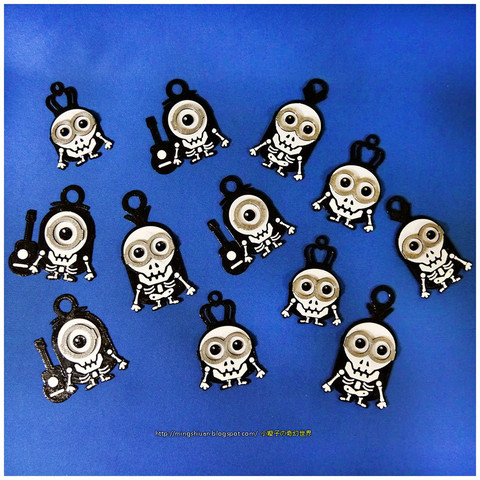 minions keychain magnets skull skeleton version home halloween king 3D print model - Mito3D