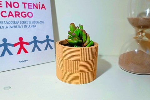 modern planter 3d print model - Mito3D