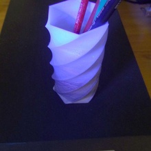 modifiable hexa pencil cup gadget freecad educational door pen vase hexagonal fun creative free charge easy 3d print model - Mito3D