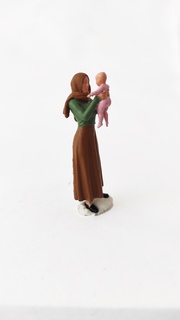 maman bébé musulman arabe figure mère fils enfant 3d Humain miniature 3d print model - Mito3D