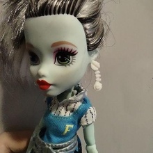 mostro alto orecchino orecchini Bambola Frankie 3d print model - Mito3D