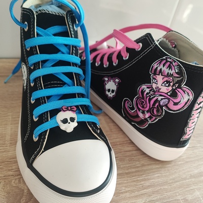 monster high cord ornament fashion halloween charm shoes converse beach 3d print model - Mito3D