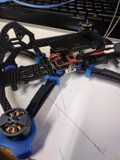 motor fio suporte acrobata fpv quadcopter veículos 3d print model - Mito3D