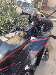 motocicleta mercado acollador soporte motos cbr300 amarradero apoyo tornillo 3d print model - Mito3D
