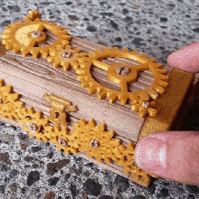 moving gears steampunk rpg dice box game dragons dungeons playing role gaming top table wood geeks nerds punk steam ranger dnd magic 3d print model - Mito3D