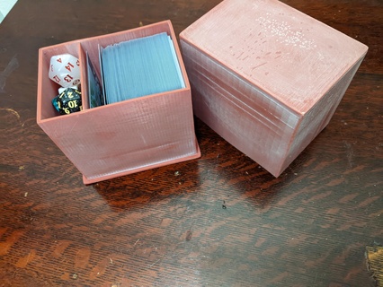 mtg comandante cartão caixa dados suporte jogos Magia recolhimento coberta stl 3d print model - Mito3D