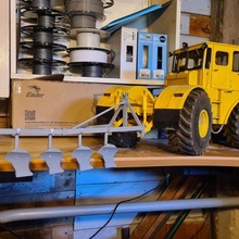 mudrunner k700 kirovets rc tractor tools lift 3d print model - Mito3D