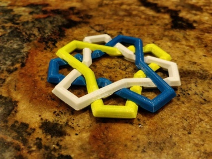 multi-material interlocking rings puzzle mmu multimaterial puzzles brainteasers game board games 3d print model - Mito3D