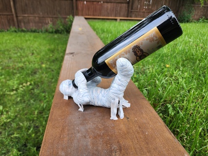 mummia vino bottiglia titolare supporto Halloween spaventoso divertimento mostro 3d print model - Mito3D