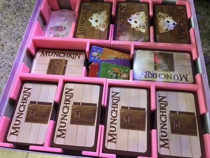 munchkin lujo caja insertar dividido 4 juegos 3d print model - Mito3D