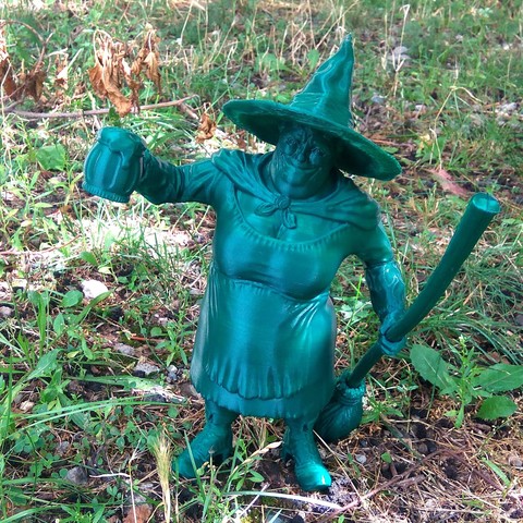 nanny ogg - discworld art gytha witch mage wizard magic terry pratchett 3D print model - Mito3D