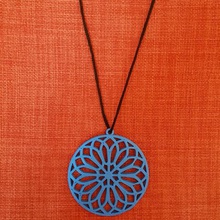 colar jóias pendente desenho de flor borboleta árvore 3d print model - Mito3D