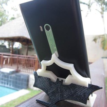 nokia lumia 900 batman stand gadget dark knight dock ménage utile téléphone mobile 3d print model - Mito3D