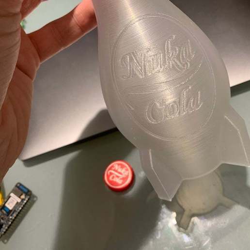 nuka reajuste salarial botella caer food_drink 3D print model - Mito3D