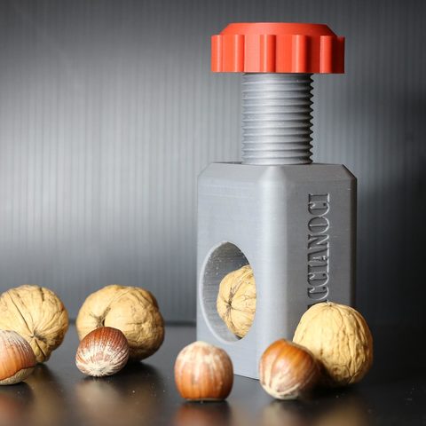nutcracker home walnut houseware tool 3D print model - Mito3D