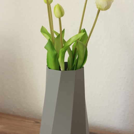 octo vase home decoration simple grey flowers low poly 3D print model - Mito3D