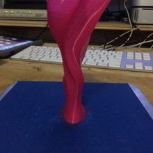 seltsam cool aussehende vase home Dekor spiral-Modus 3d print model - Mito3D